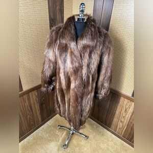 BEAUTIFUL VINTAGE MADE IN CANADA BROWN BEAVER FUR COAT JACKET LARGE